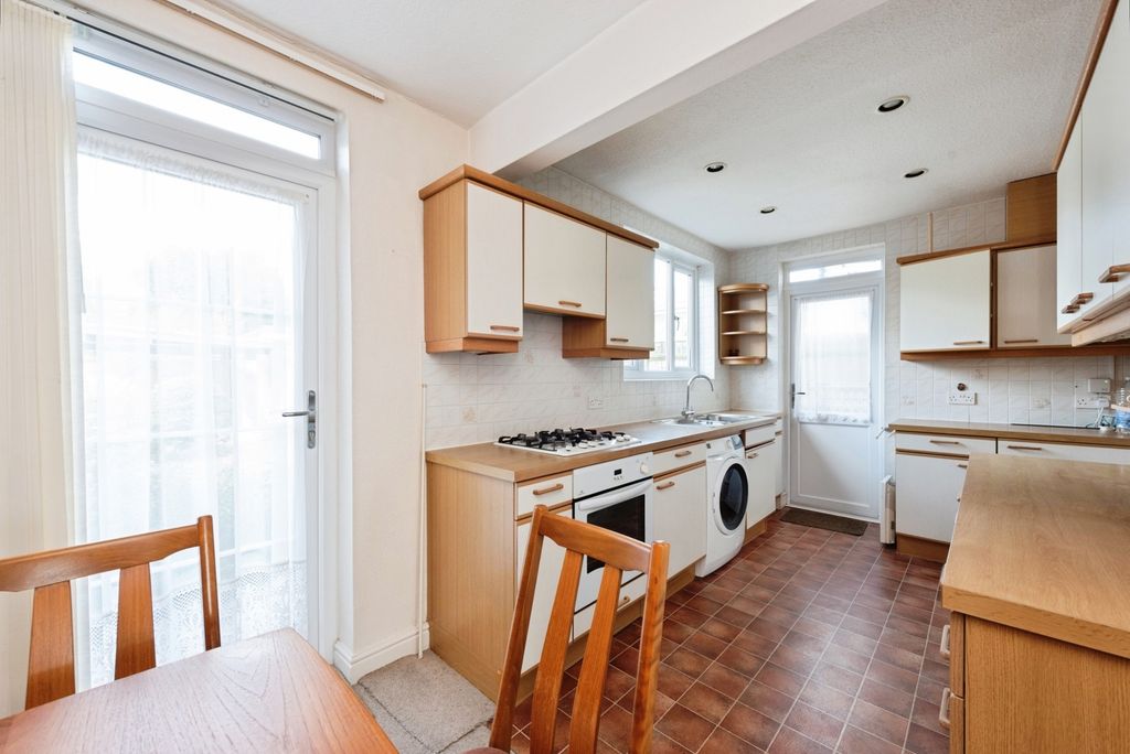 Property photo 3 of 8 Kitchen/Dining Room