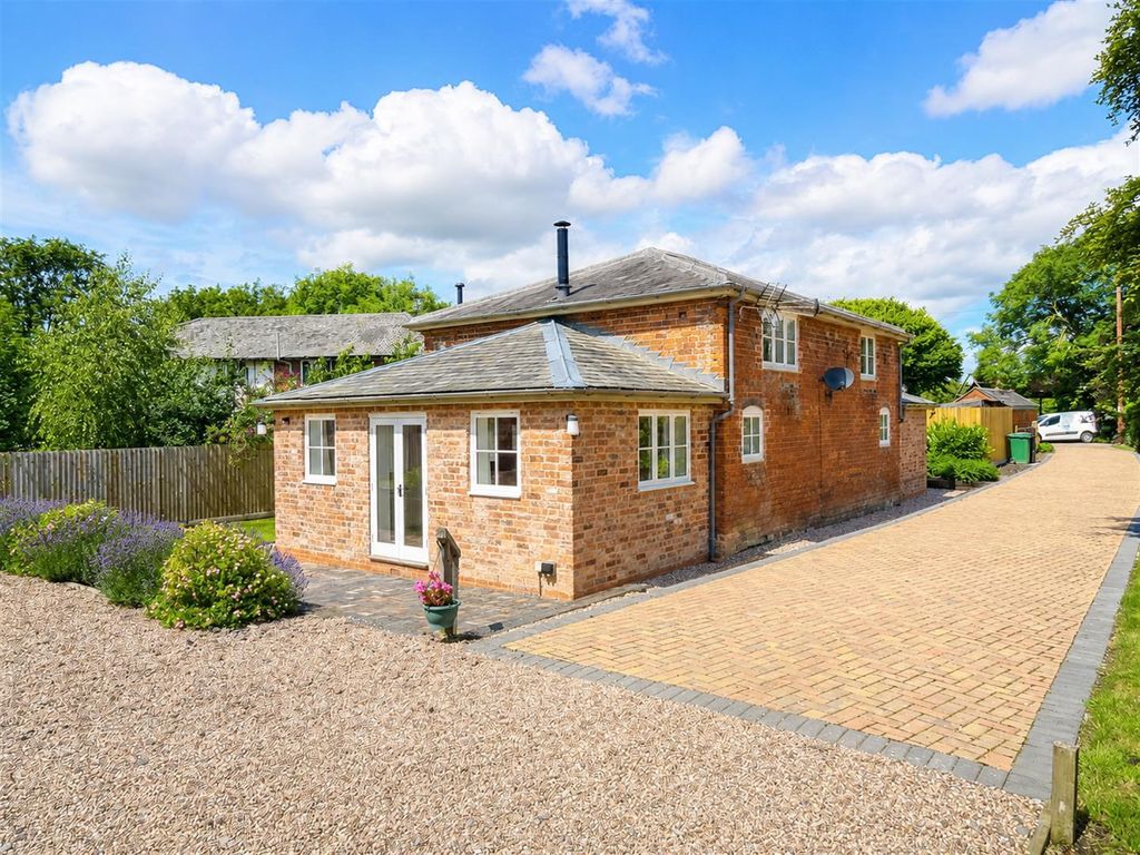 Property photo 1 of 22 52E0B4Fa-B92A-495c-A3Fe-77c622c8E069.Png