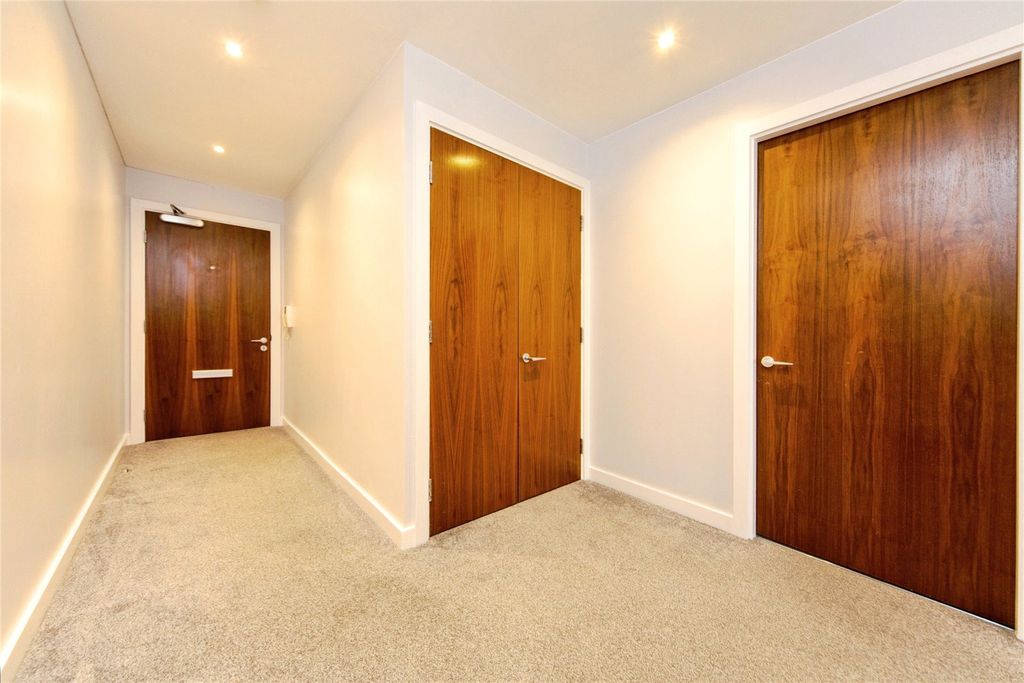 Property photo 2 of 23 Picture No. 04