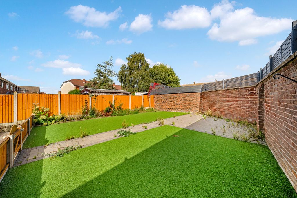 Property photo 2 of 25