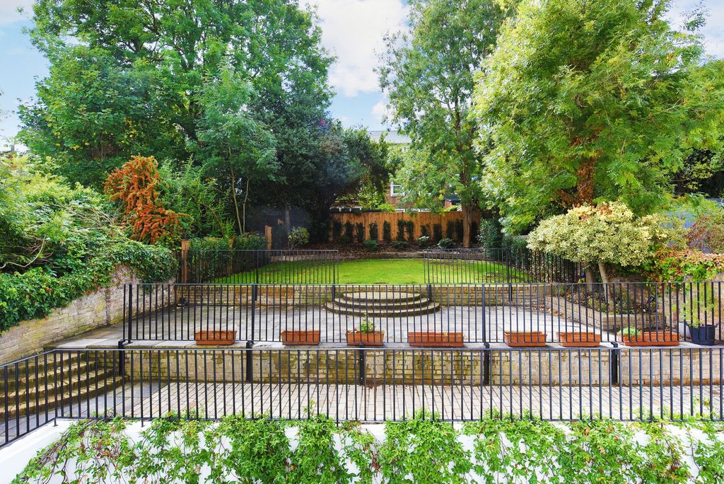 Property photo 2 of 6