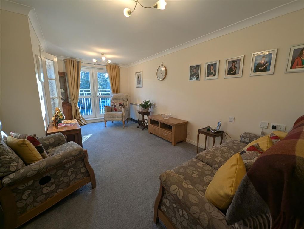 Property photo 2 of 13 Loungge/Diner