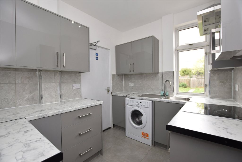 Property photo 2 of 9 Picture No. 28