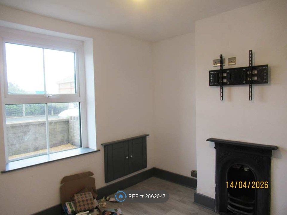 Property photo 2 of 12 Lounge