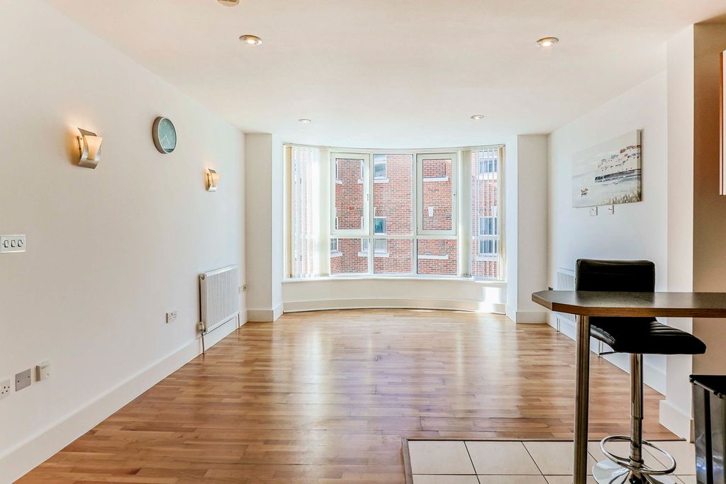 Property photo 2 of 20 Pbox-Img.Jpg