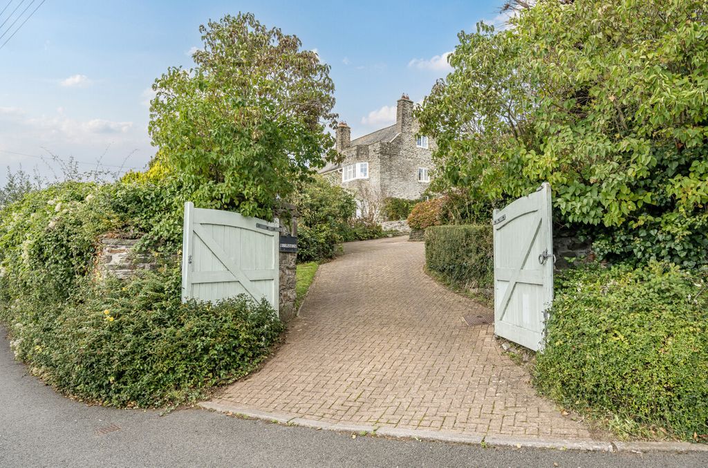 Property photo 2 of 24 1358394-17-68d3F6...