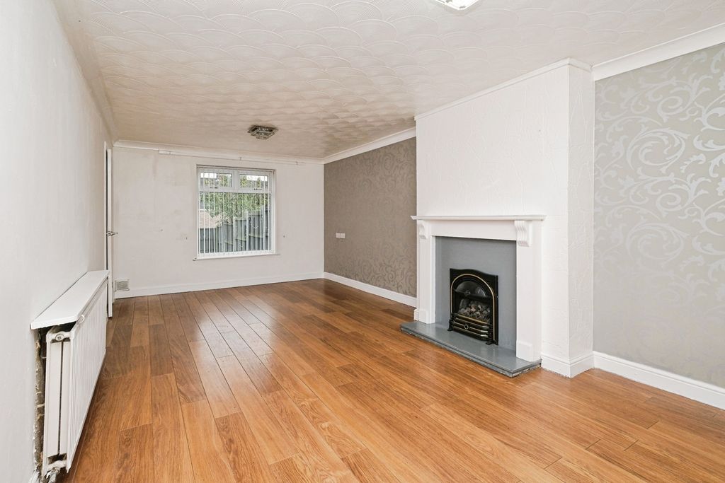 Property photo 2 of 17 Photo