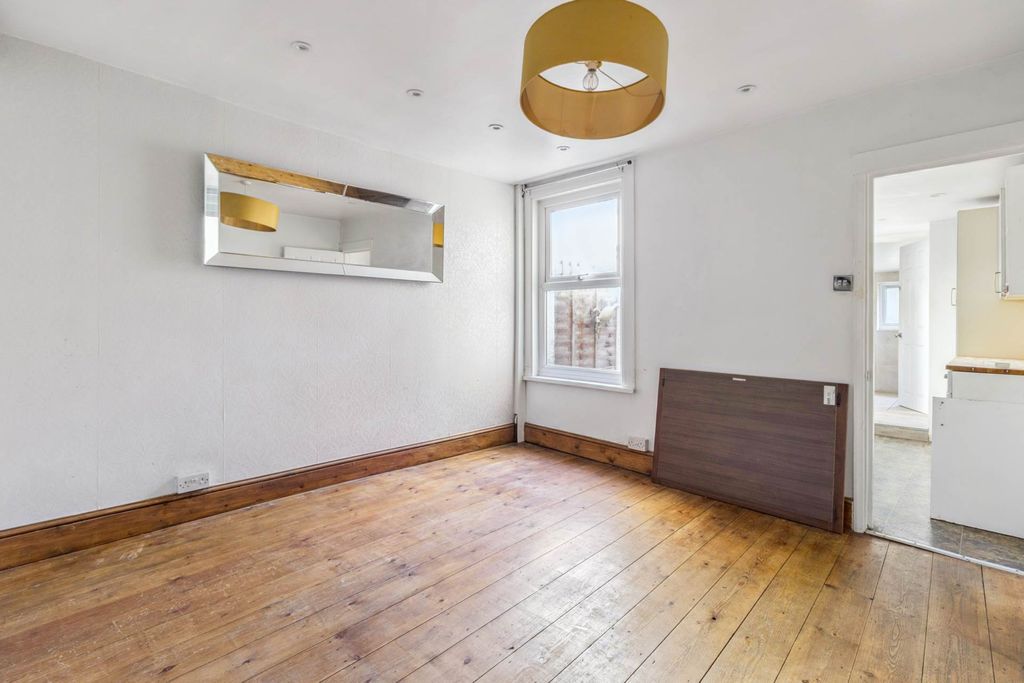 Property photo 3 of 13
