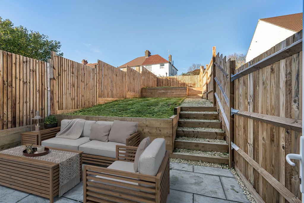 Property photo 3 of 29