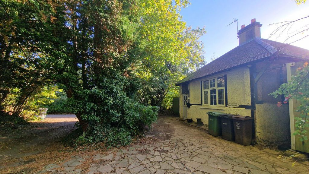 Property photo 2 of 19