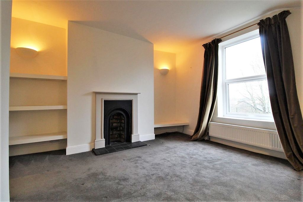 Property photo 2 of 5 Lounge