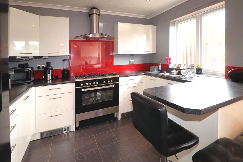 Property photo 2 of 13 Picture No. 08