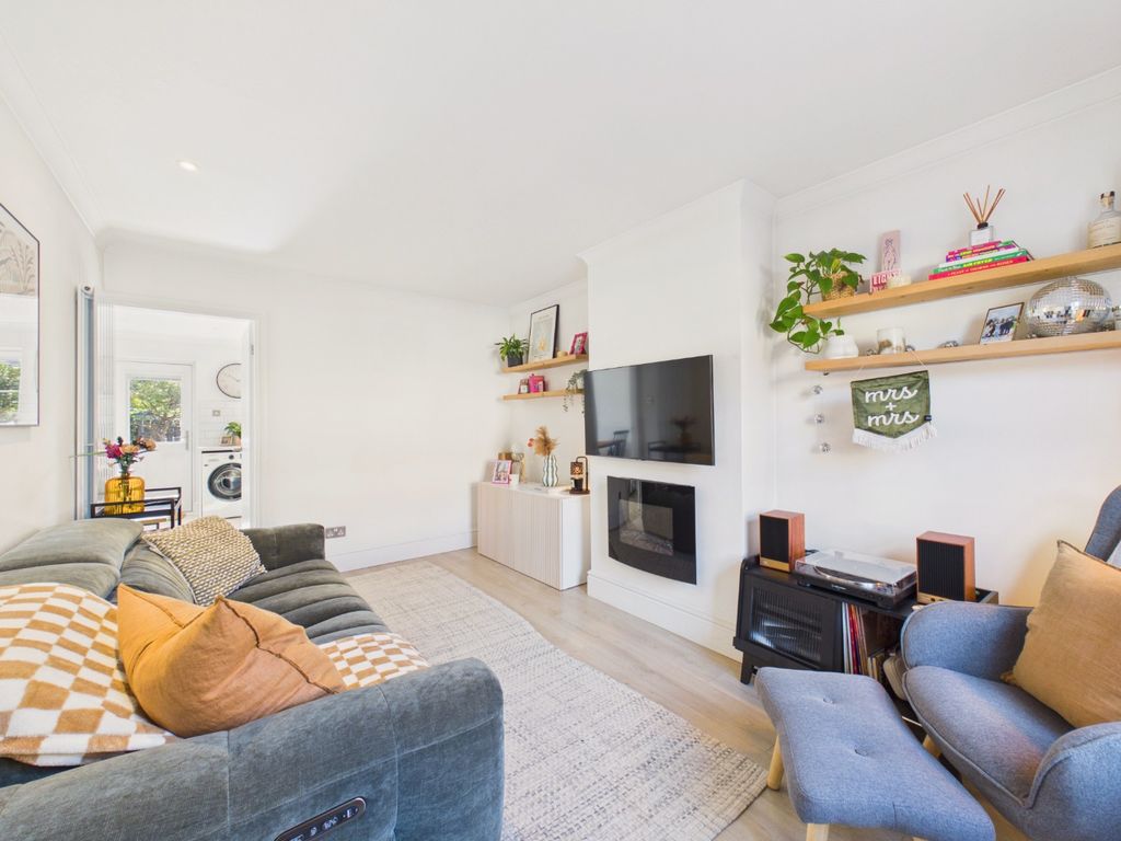 Property photo 2 of 18 5397164