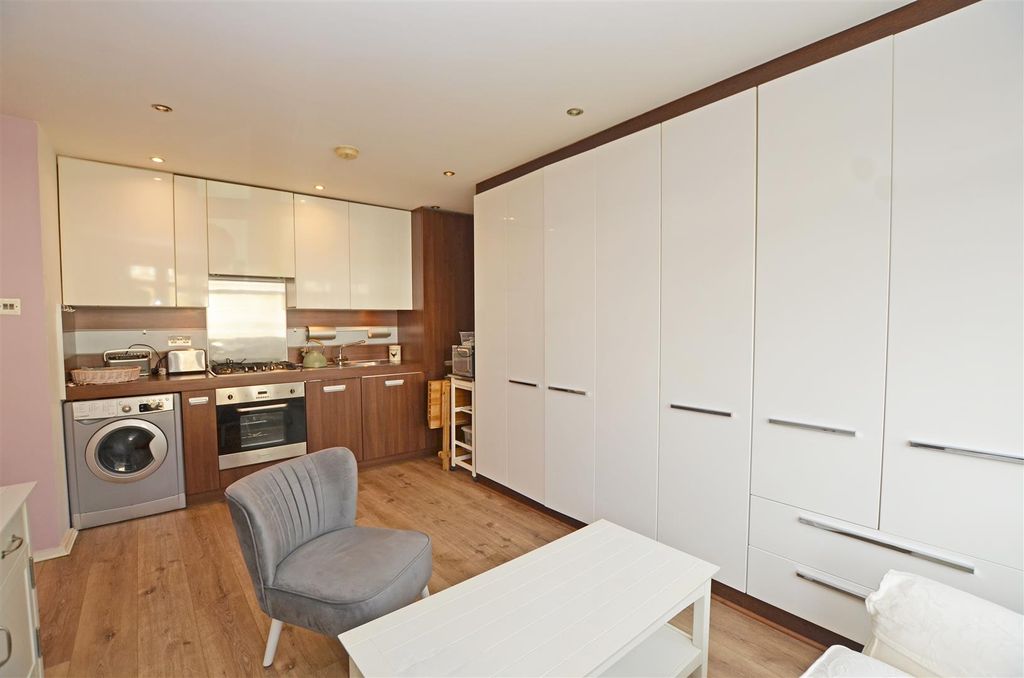 Property photo 3 of 4 Property Photo