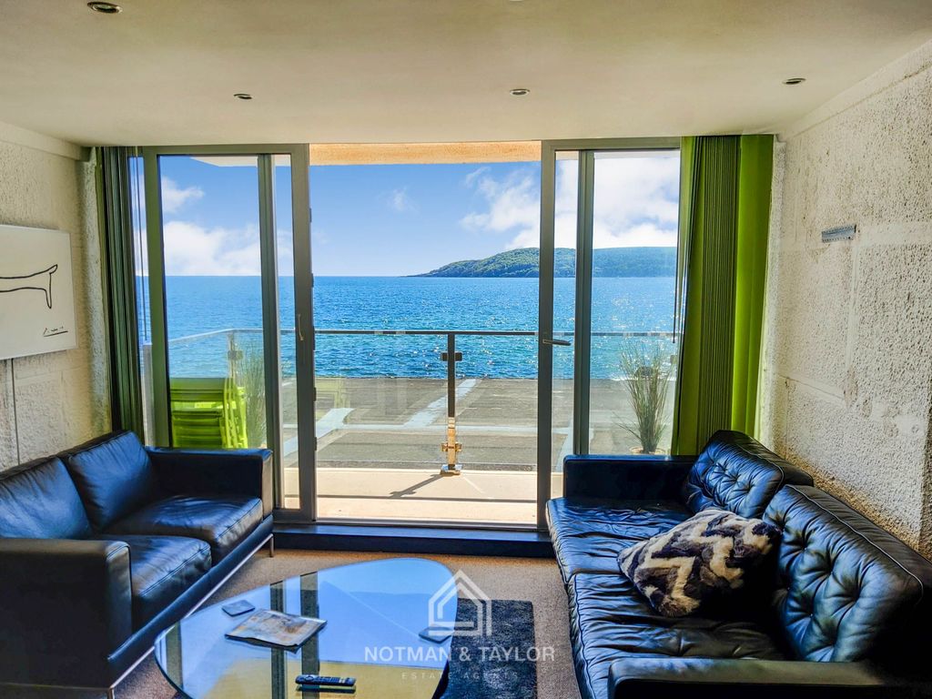 Property photo 3 of 25