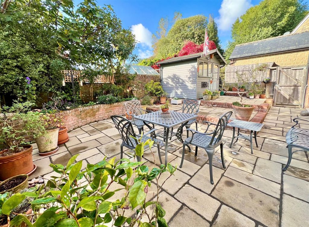 Property photo 2 of 28