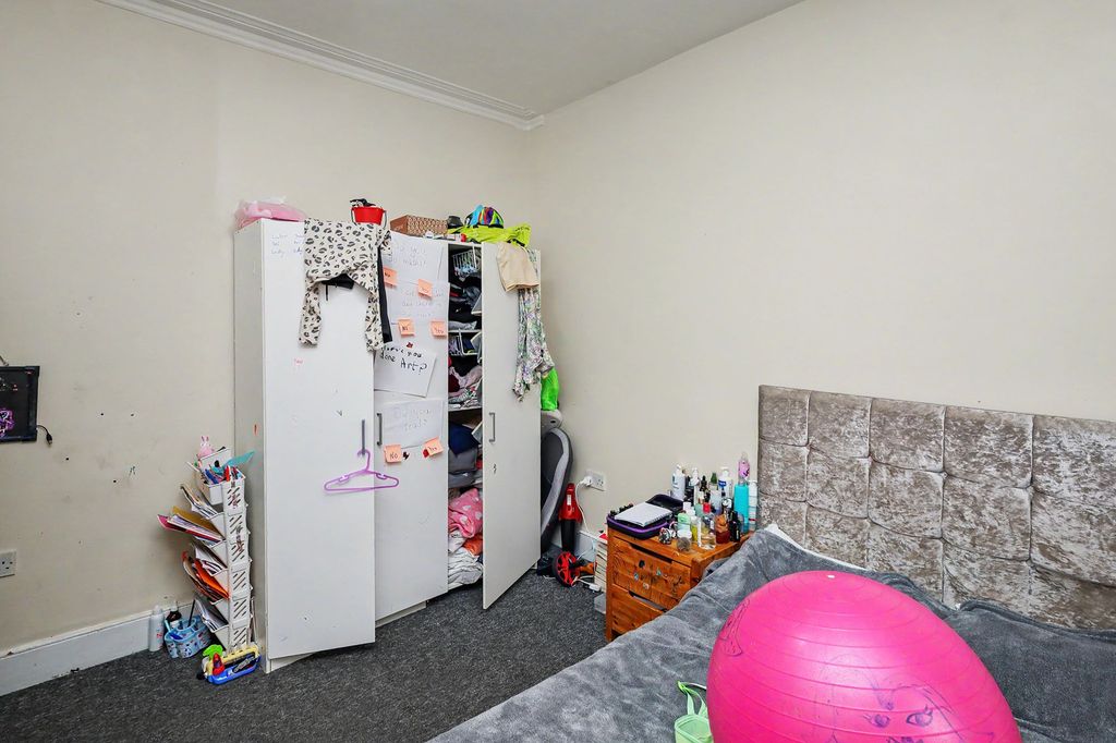 Property photo 3 of 19 38 St Olaves Road, East Ham, London E6 2Pa