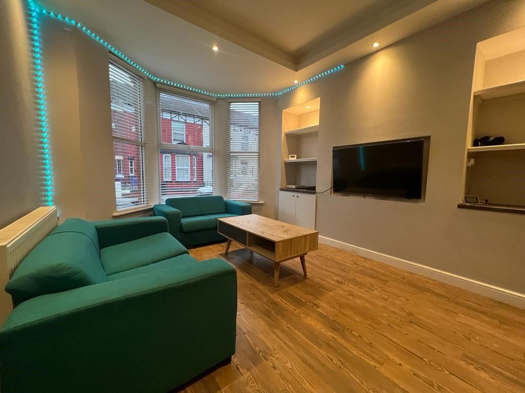 Property photo 2 of 13
