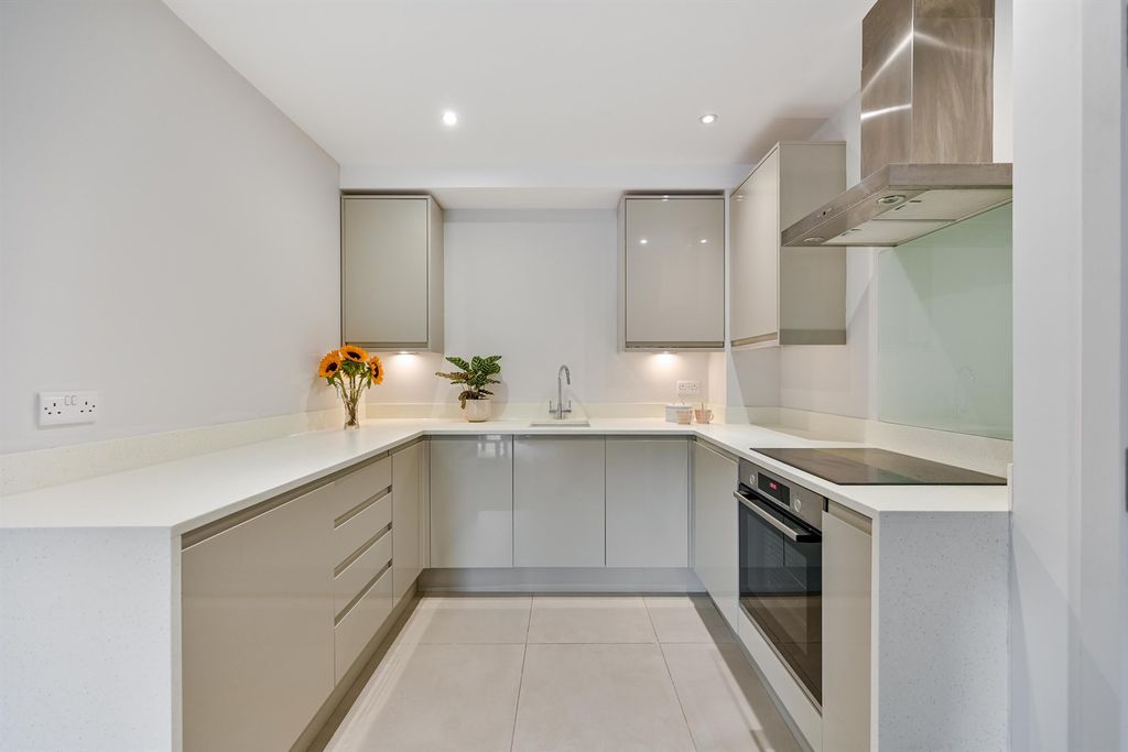 Property photo 2 of 11 Kitchen
