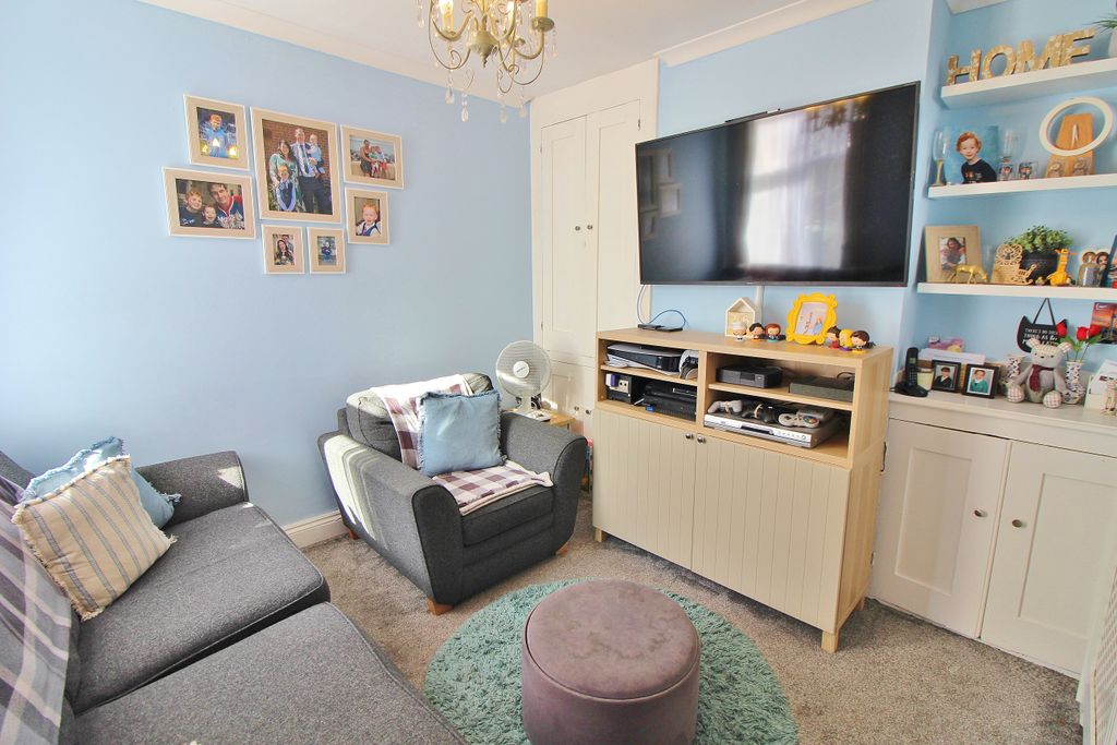Property photo 2 of 11
