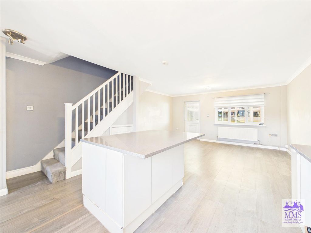 Property photo 2 of 23 Cam04098G0-Pr0174-Still003.Jpg