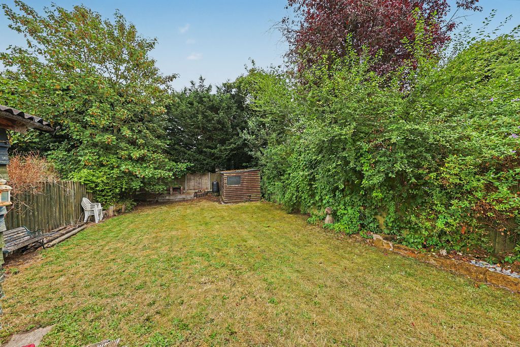 Property photo 2 of 28 Garden