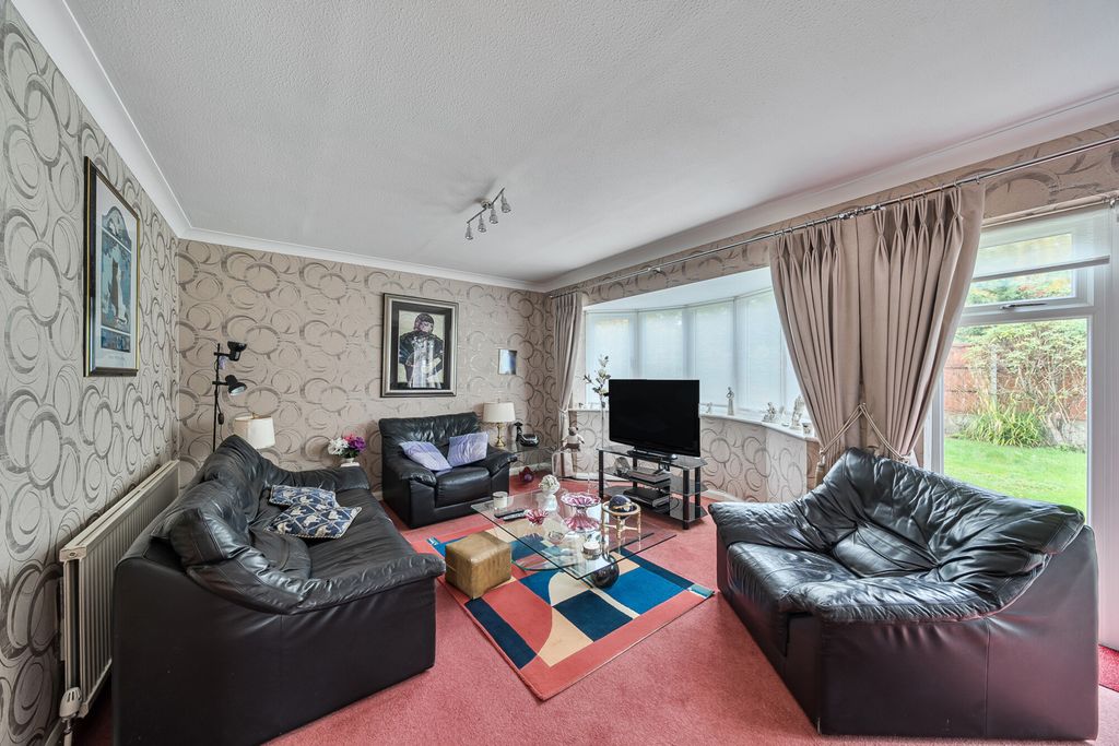 Property photo 2 of 19 1375898-7-6911Fbb...