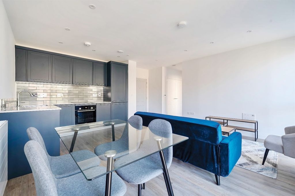 Property photo 3 of 9 Dining Area