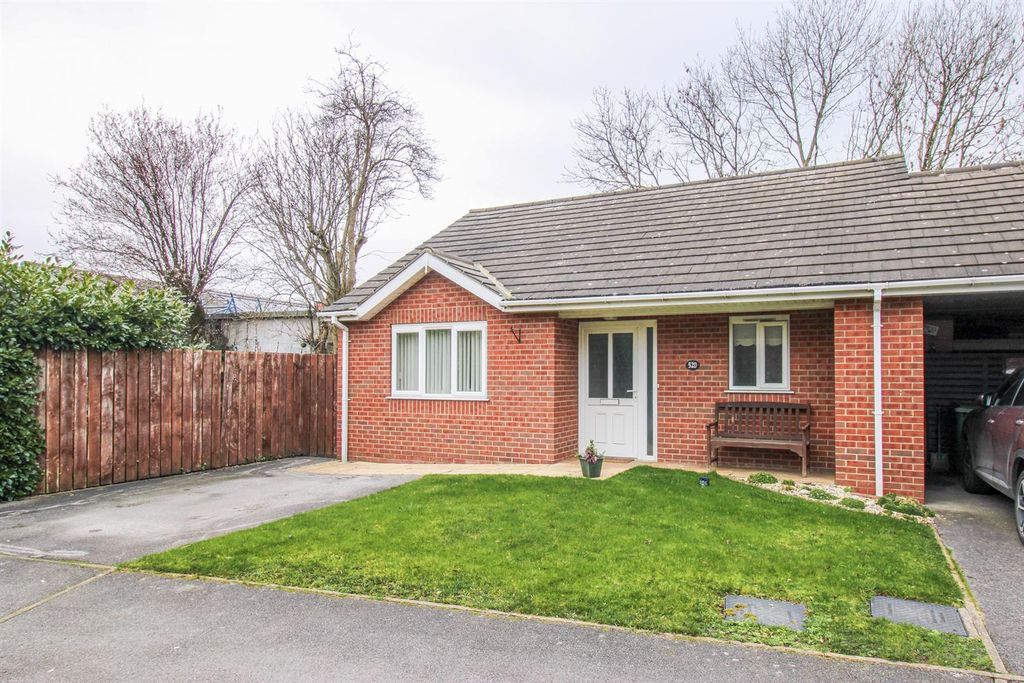 Property photo 1 of 11