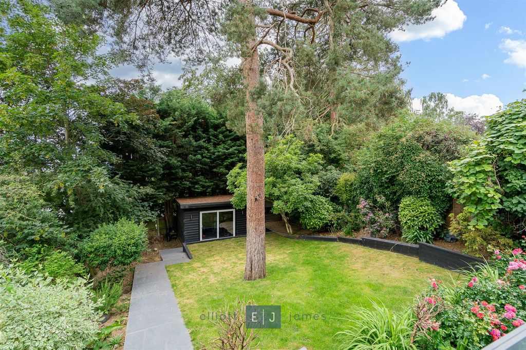 Additional image 29 of 4 bed detached house for saleWoodbury Hill, Loughton IG10