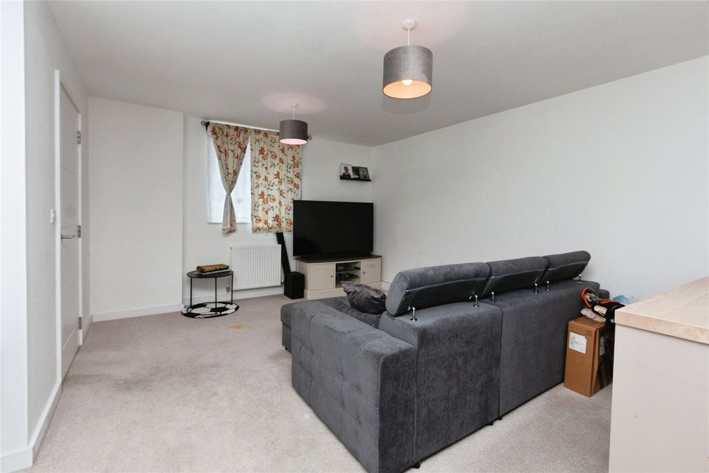 Property photo 2 of 23 Picture No. 37