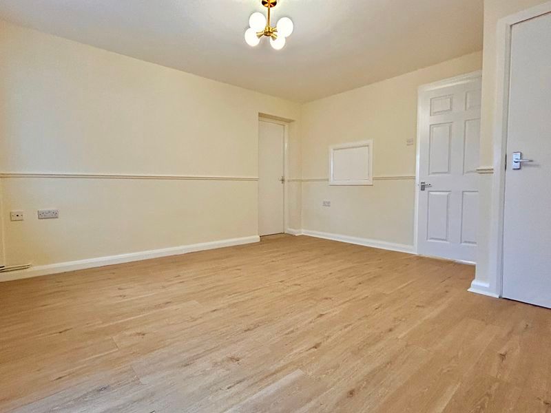 Property photo 2 of 10 Lounge/Diner