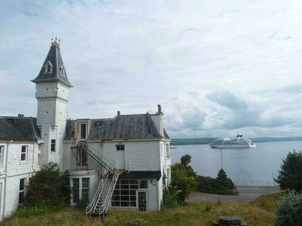 Property photo 2 of 26