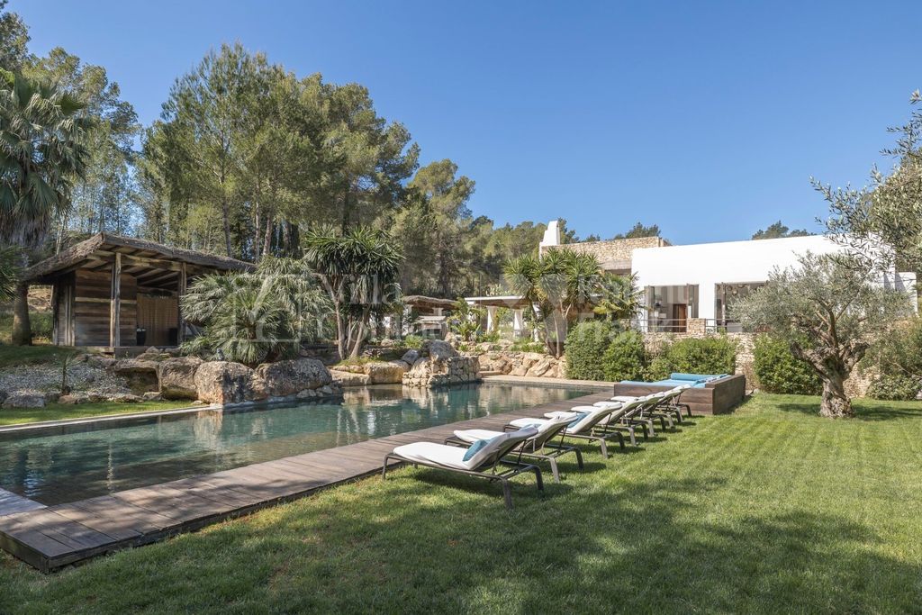 Property photo 1 of 27