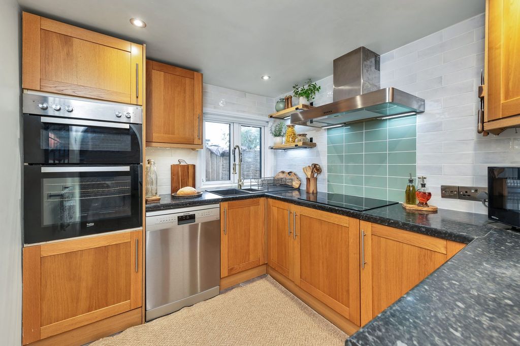 Property photo 3 of 19