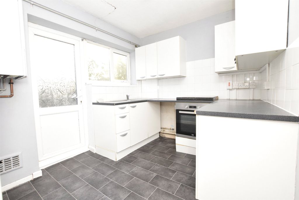 Property photo 2 of 9 Picture No. 18