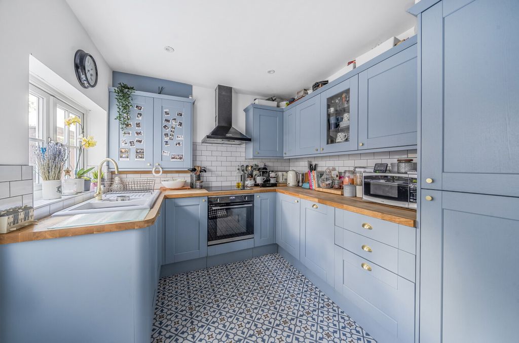 Property photo 2 of 14 1345940-8-68B1c83...