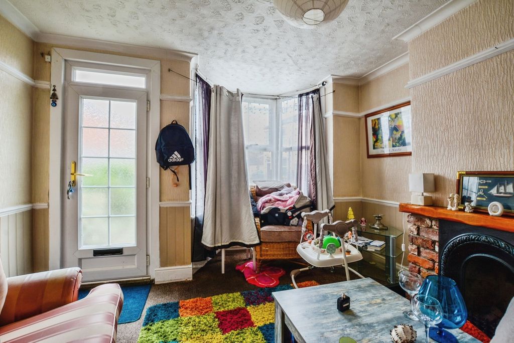 Property photo 2 of 15 Pbox-Img.Jpg