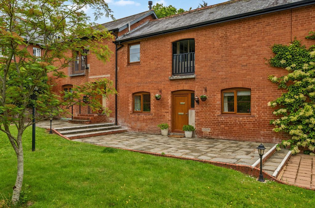 Property photo 1 of 26 1457674-18-6A0B52...