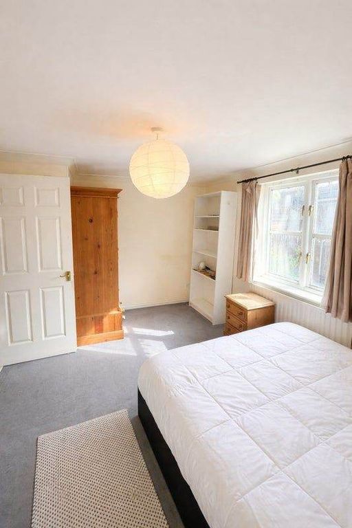 Property photo 3 of 9 Room 1