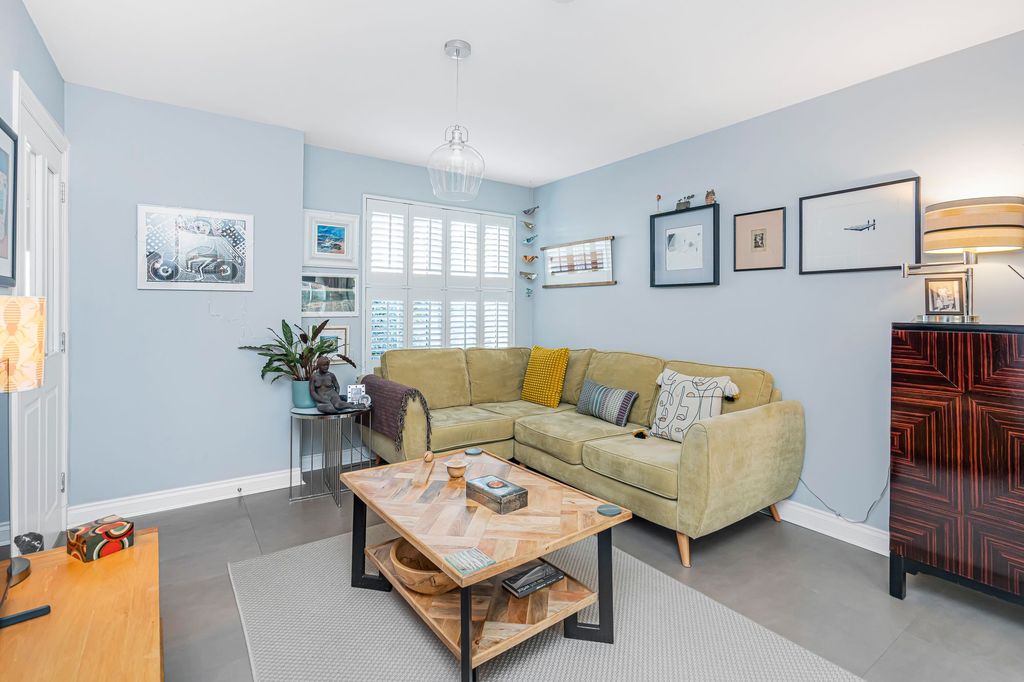 Property photo 3 of 29