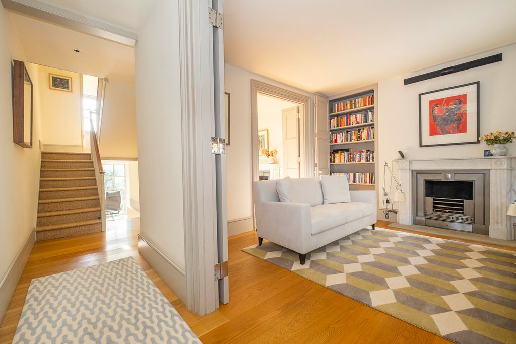 Property photo 2 of 29