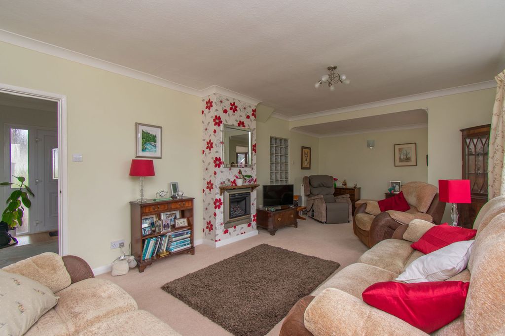 Property photo 3 of 22