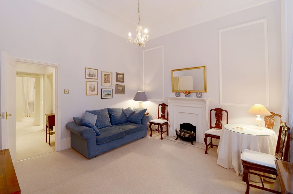 Property photo 2 of 6 73B-Warwick-Square-2