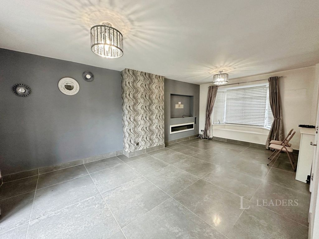 Property photo 3 of 36 Pbox-Img.Jpg