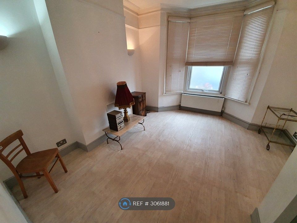 Property photo 3 of 9 Front Room