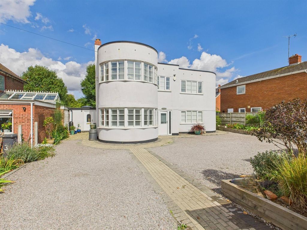 Property photo 1 of 28