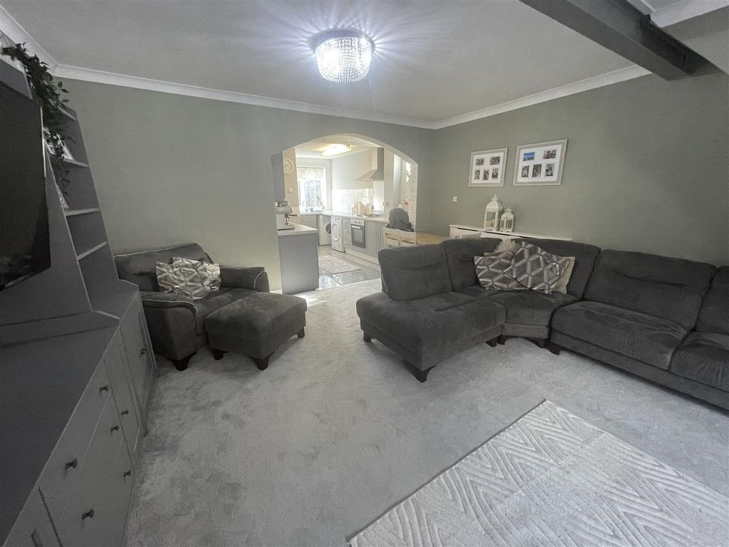 Property photo 1 of 13 4 Prov 11.Jpg