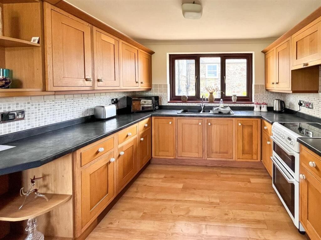 Property photo 2 of 21 4858273