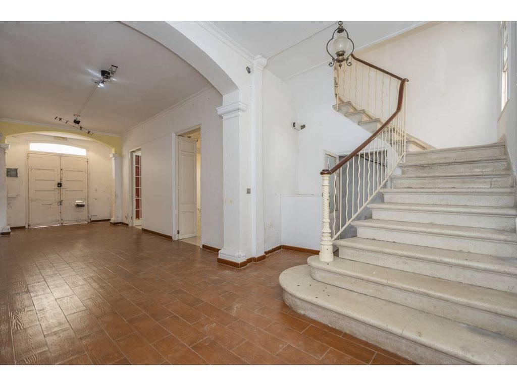 Property photo 2 of 30